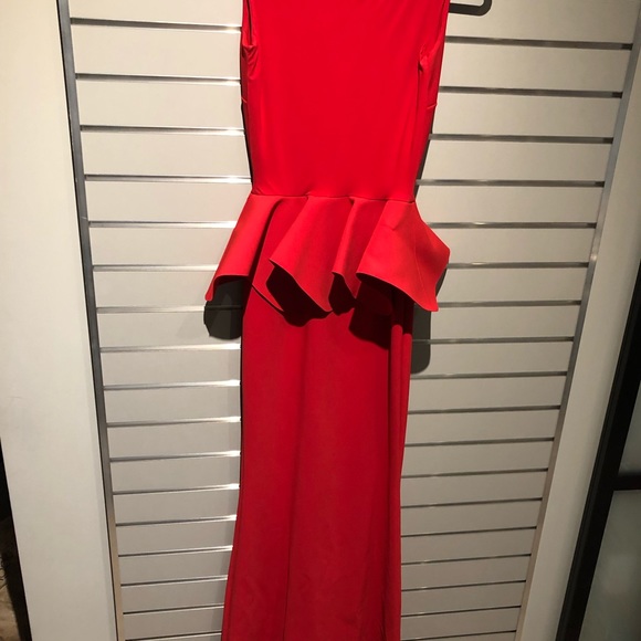 Elegant and Sexy Red Chiara Boni Gown - Picture 4 of 7